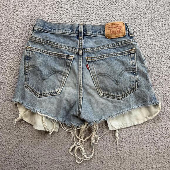 Vintage Levis 550 Distressed Denim Cutoff Jean Shorts Light Wash Grunge Y2K W29 - Picture 2 of 7